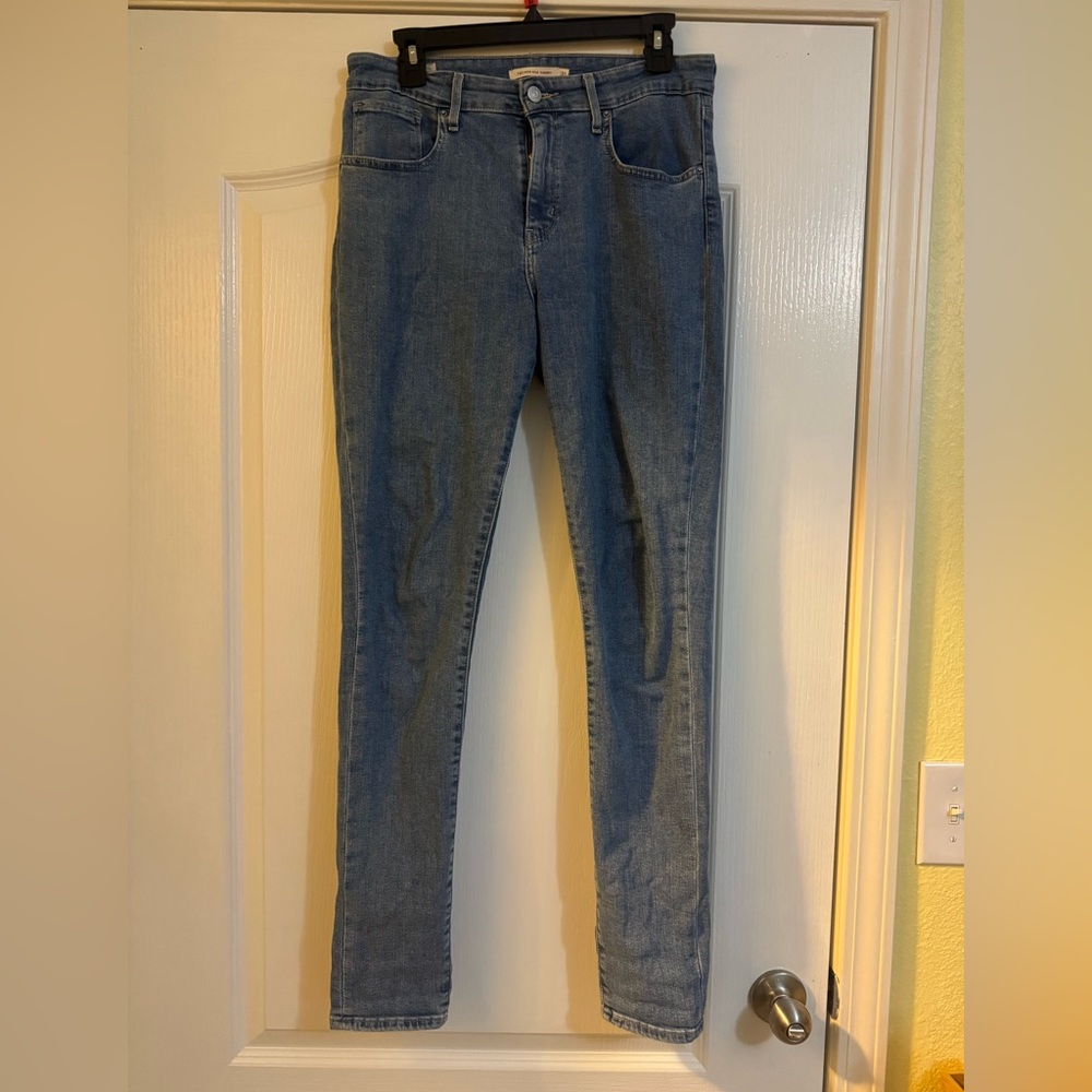 Levi's Women's High Rise Skinny Jeans in Blue